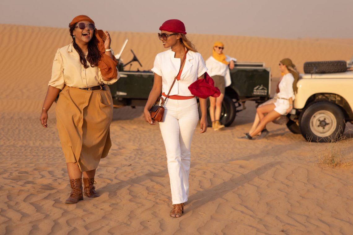 Aller au-delà de la ligne d'horizon scintillante de Dubaï avec un safari du désert de luxe