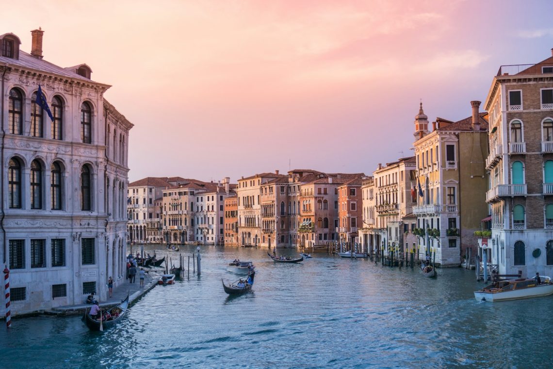 Buying luxury real estate