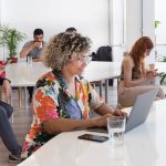 Conduire la parité des sexes et les lieux de travail inclusifs