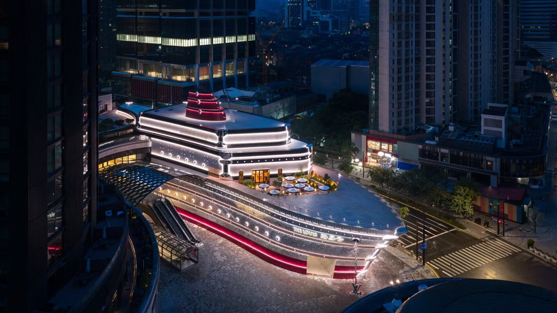 Louis Vuitton fait naviguer avec le nouveau magasin phare de Shanghai