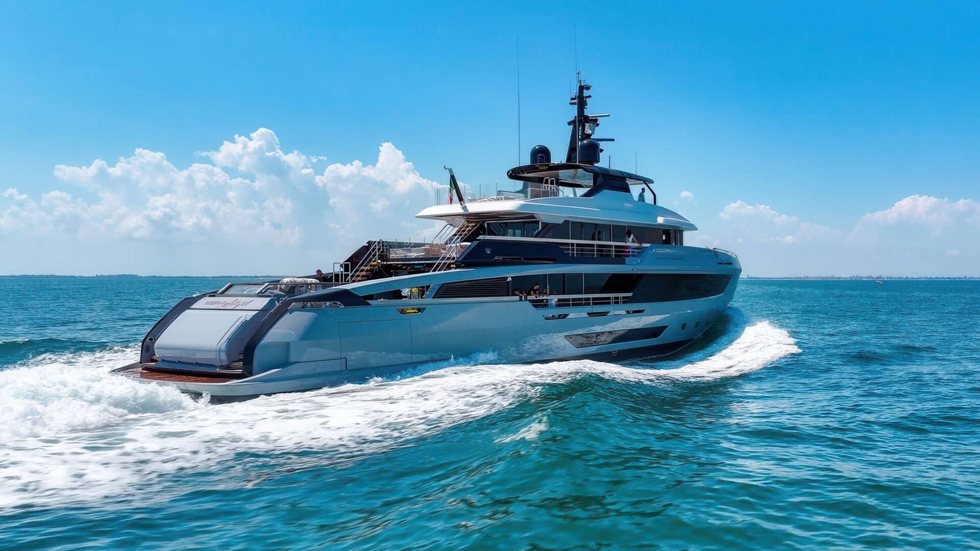 Ocean King définit un nouveau bencht de yacht d'explorateur