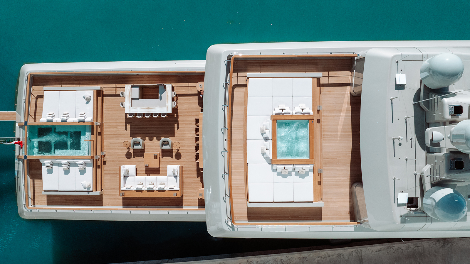 Armani Superyacht obtient un nouveau propriétaire