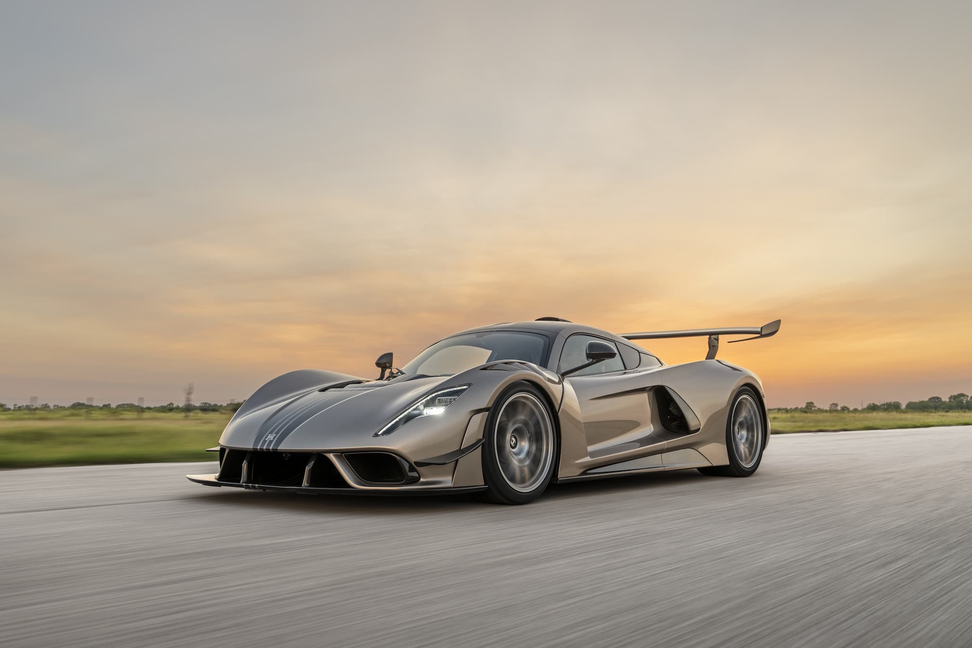 Hennessey dévoile le Venom F5 LF de 2000 ch