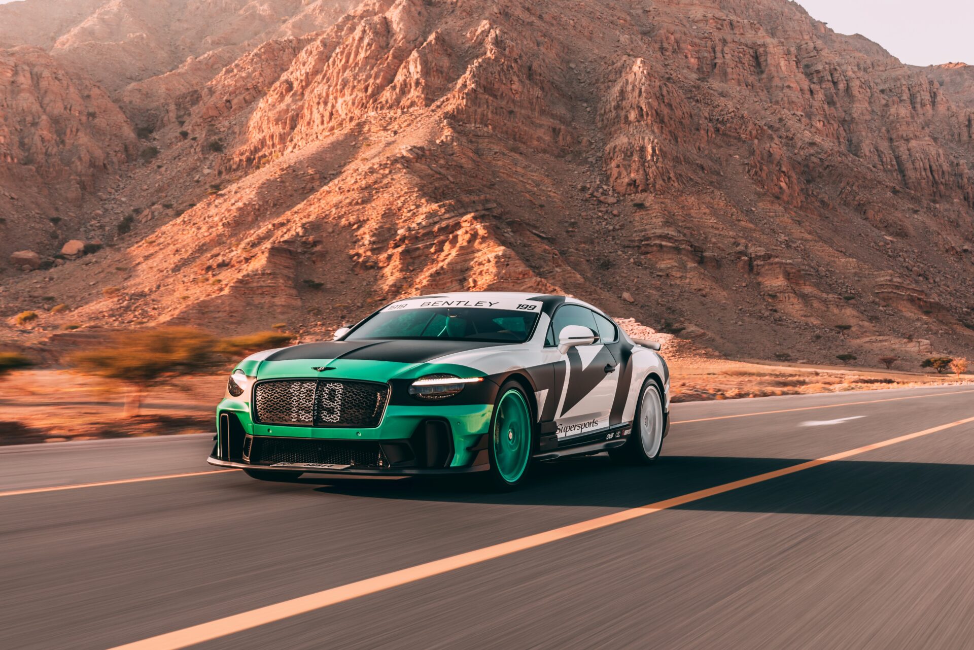 Bentley dévoile des supersports avec style à Dubaï