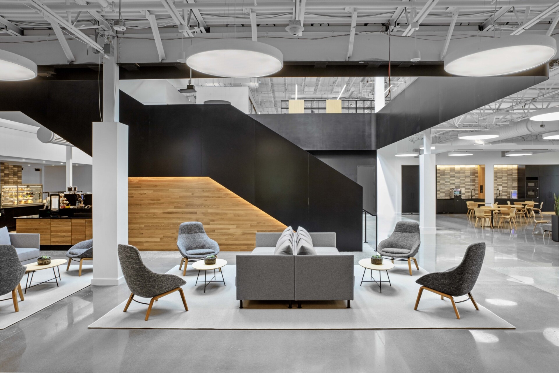 Le groupe Kering lance deux centres d'excellence