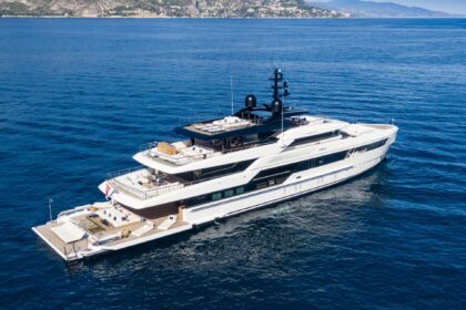 Le premier superyacht Contigo à pile à combustible au monde