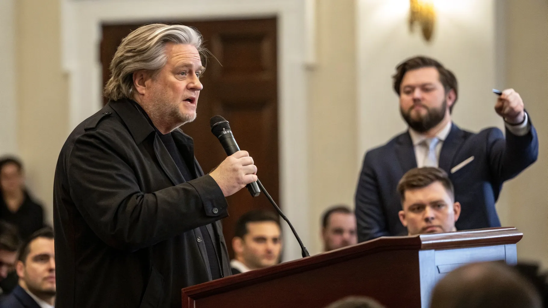 bannon rejects vance maga heir