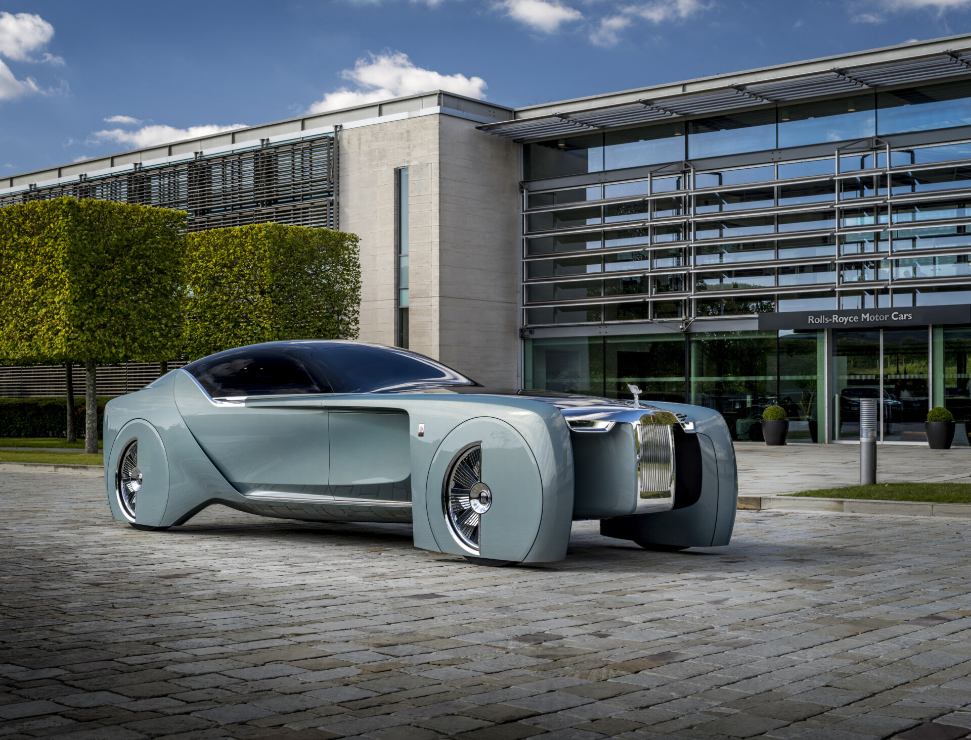 Rolls-Royce fête son triple anniversaire à Goodwood