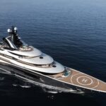 À bord de l'icône de la charte de 122 mètres de Lürssen