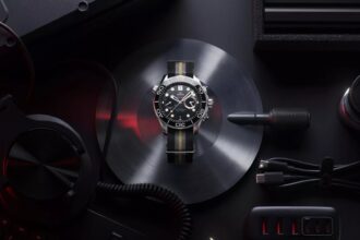 OMEGA donne vie à la montre 007 First Light